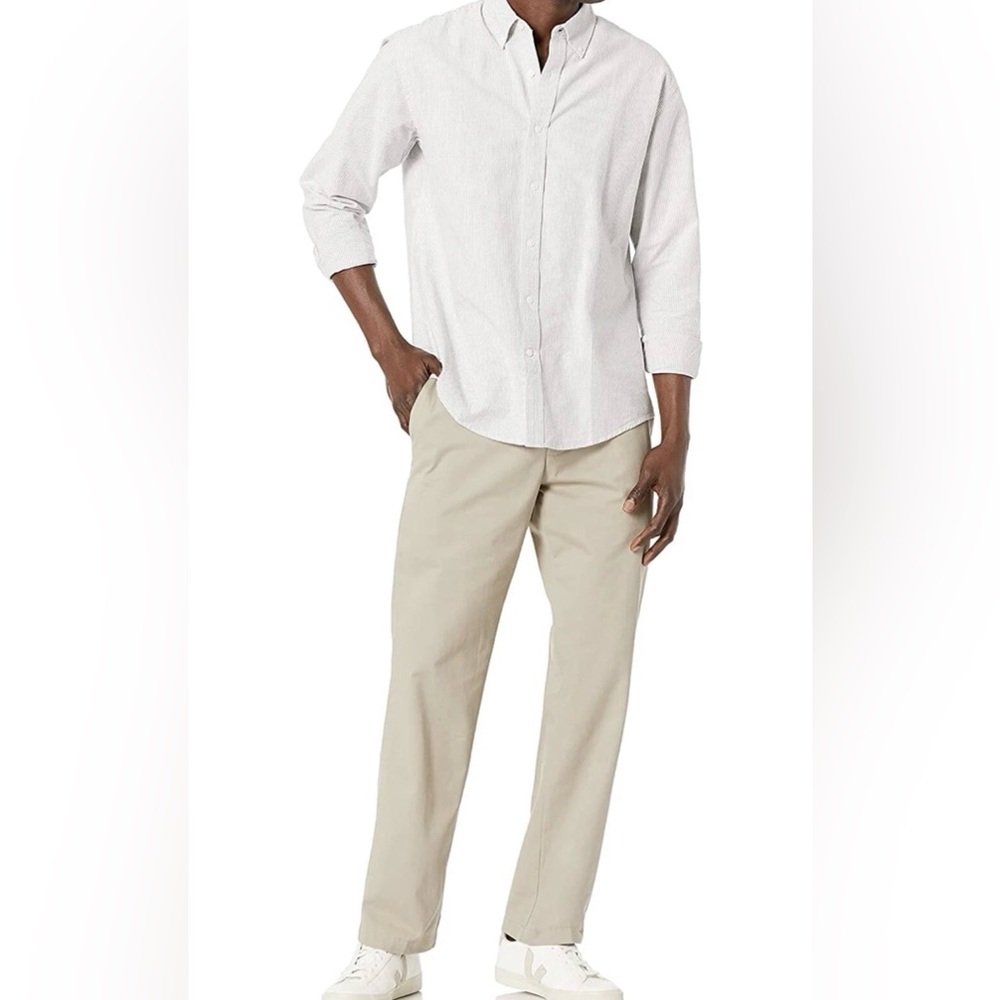 Amazon Essentials Men's Classic-Fit Wrinkle-Resistant Flat-Front Chino 33 x 30
